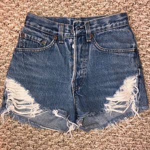VINTAGE LEVI’S Jean Shorts